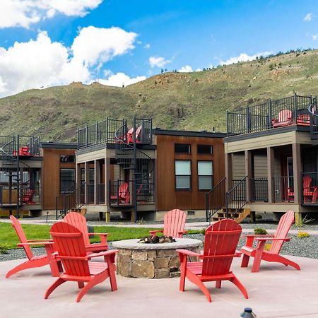 The Ridgeline Hotel At Yellowstone, Ascend Hotel Collection Гардинер Экстерьер фото