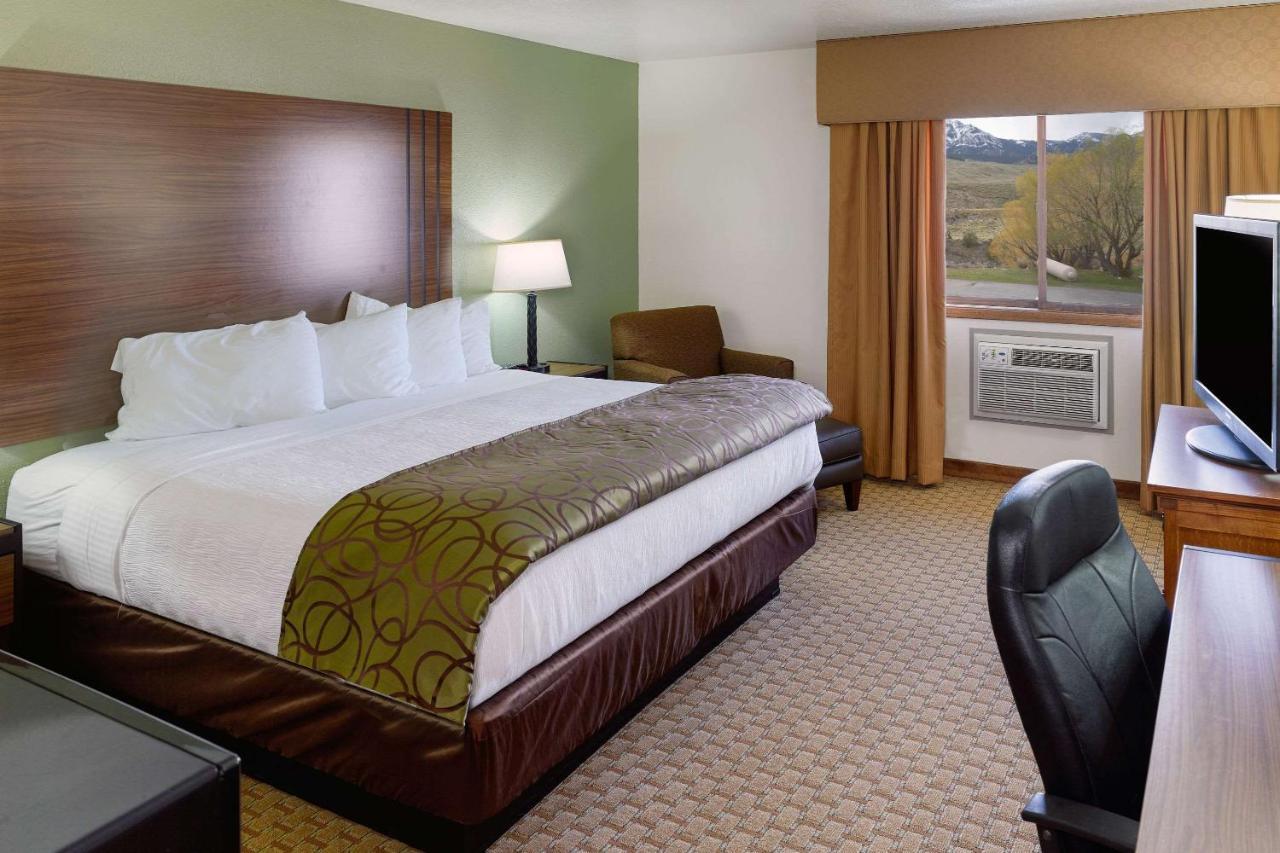 The Ridgeline Hotel At Yellowstone, Ascend Hotel Collection Гардинер Экстерьер фото