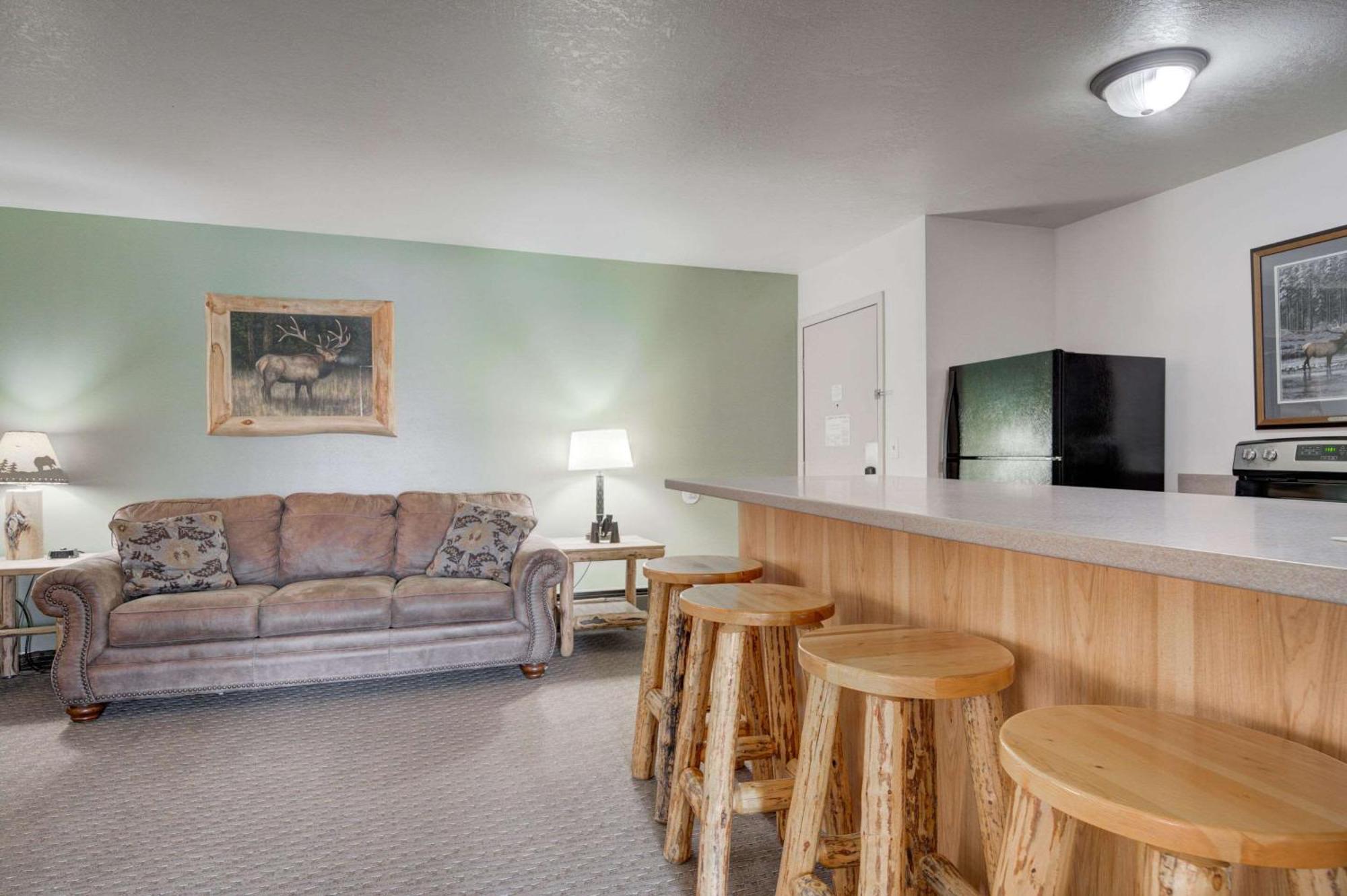 The Ridgeline Hotel At Yellowstone, Ascend Hotel Collection Гардинер Экстерьер фото