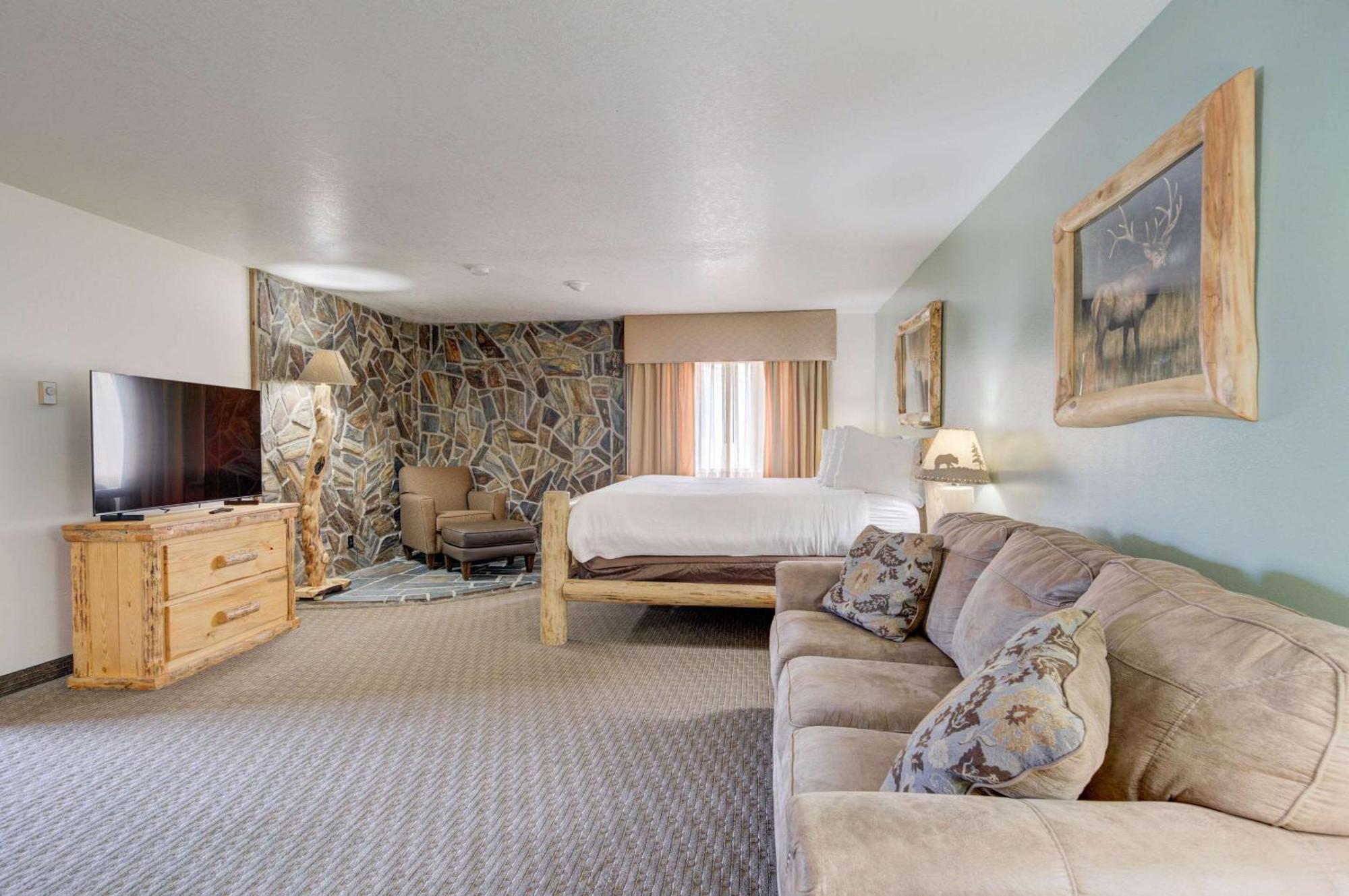 The Ridgeline Hotel At Yellowstone, Ascend Hotel Collection Гардинер Экстерьер фото