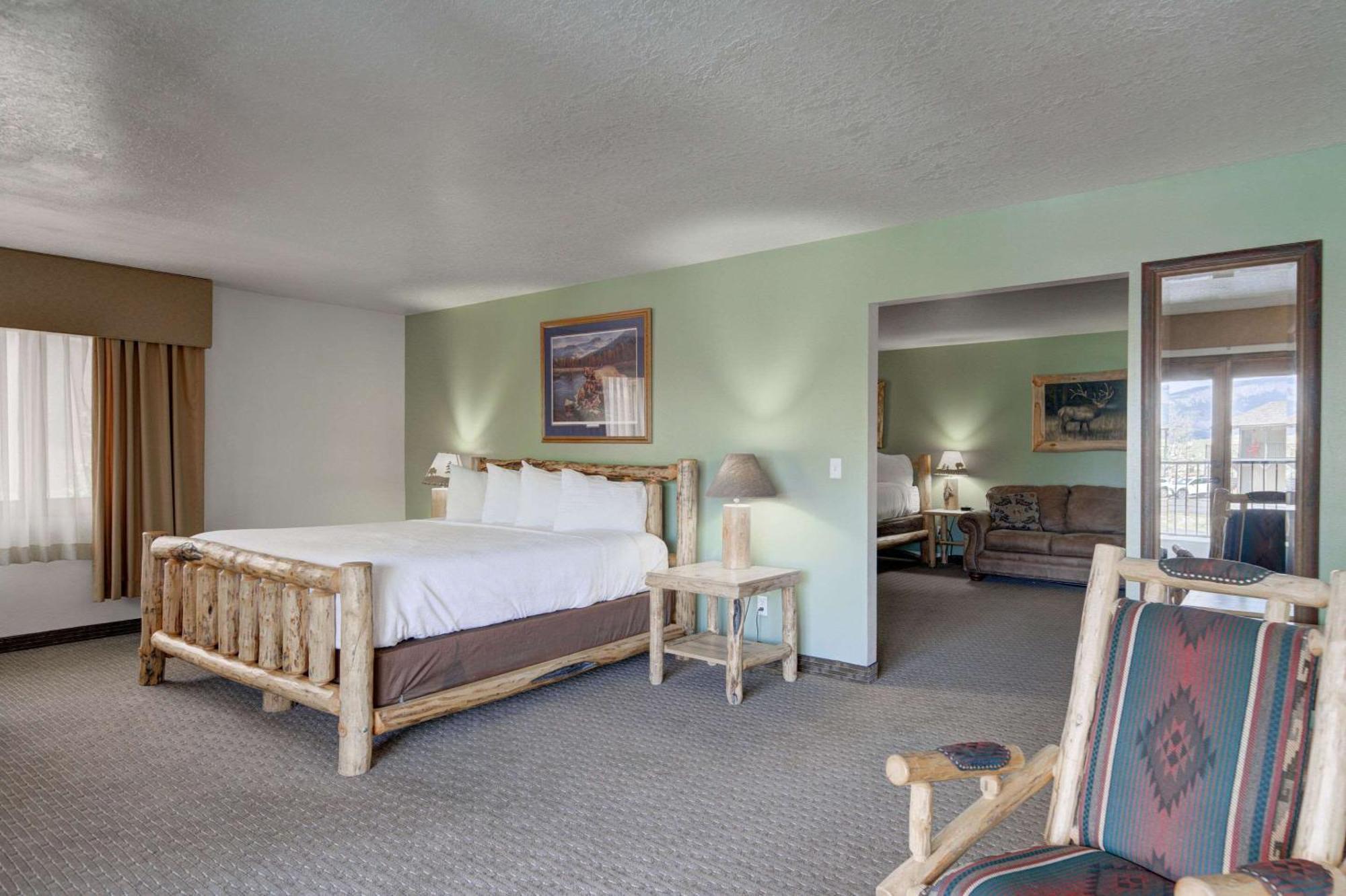 The Ridgeline Hotel At Yellowstone, Ascend Hotel Collection Гардинер Экстерьер фото