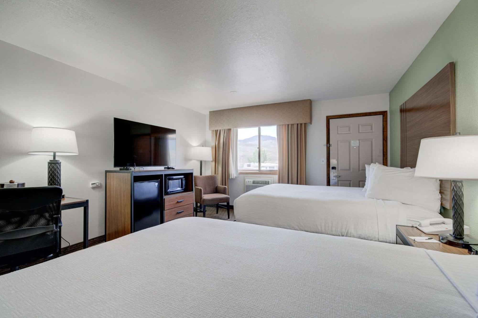 The Ridgeline Hotel At Yellowstone, Ascend Hotel Collection Гардинер Экстерьер фото