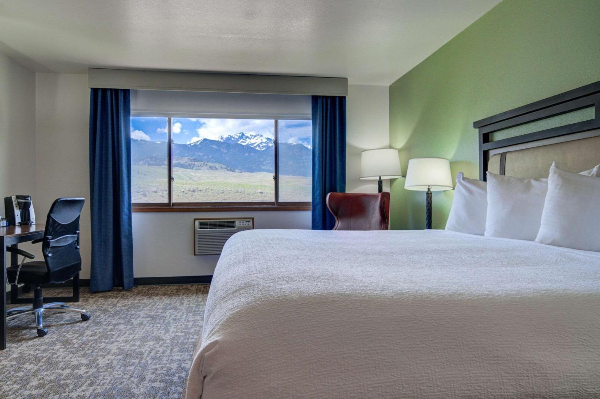 The Ridgeline Hotel At Yellowstone, Ascend Hotel Collection Гардинер Экстерьер фото