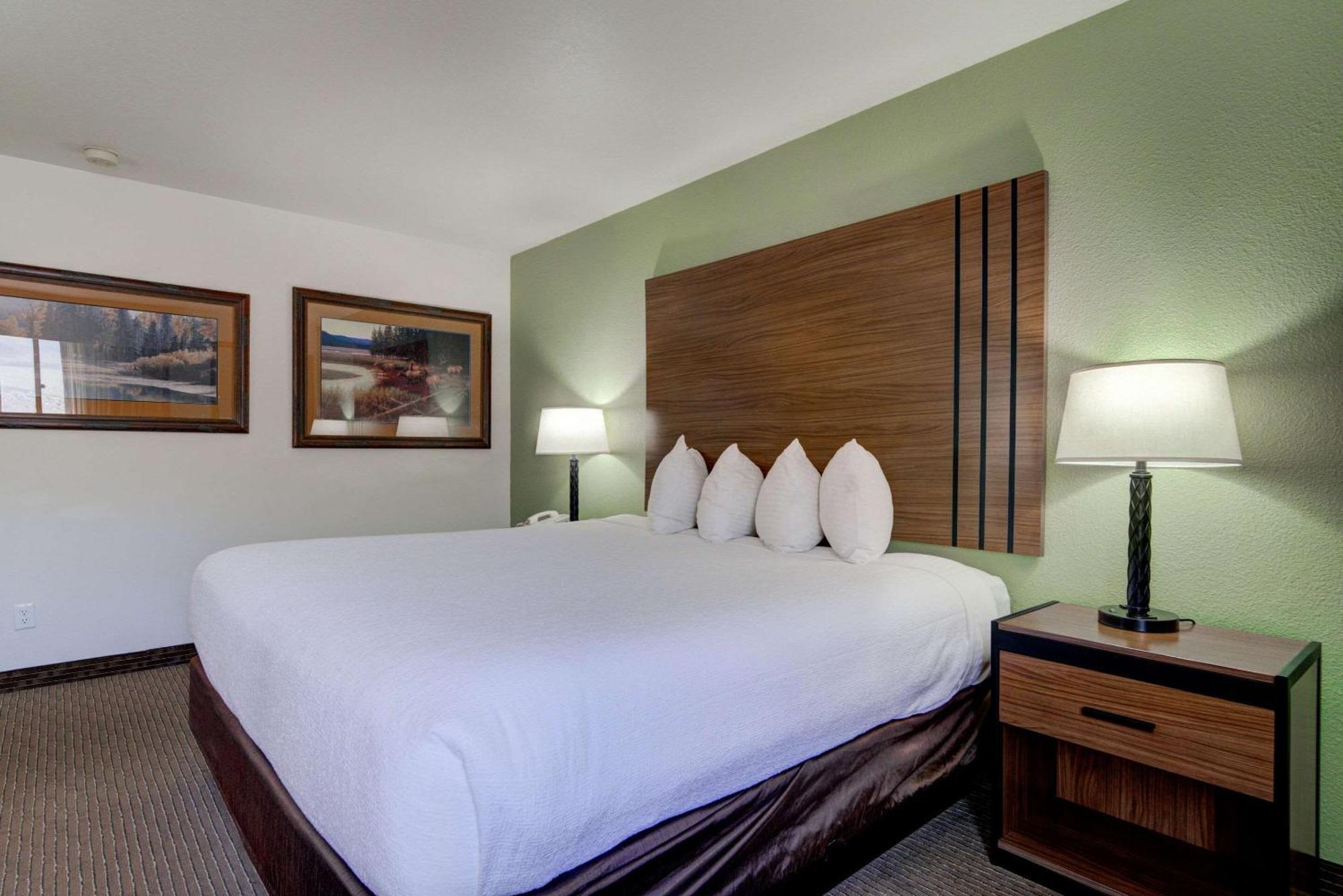The Ridgeline Hotel At Yellowstone, Ascend Hotel Collection Гардинер Экстерьер фото